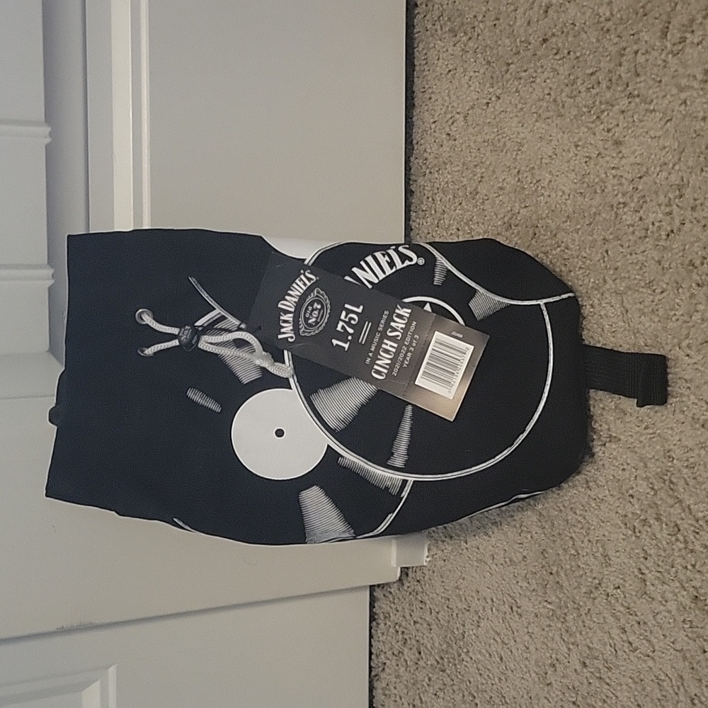 Jack Daniel's 1.75 L cinch sack